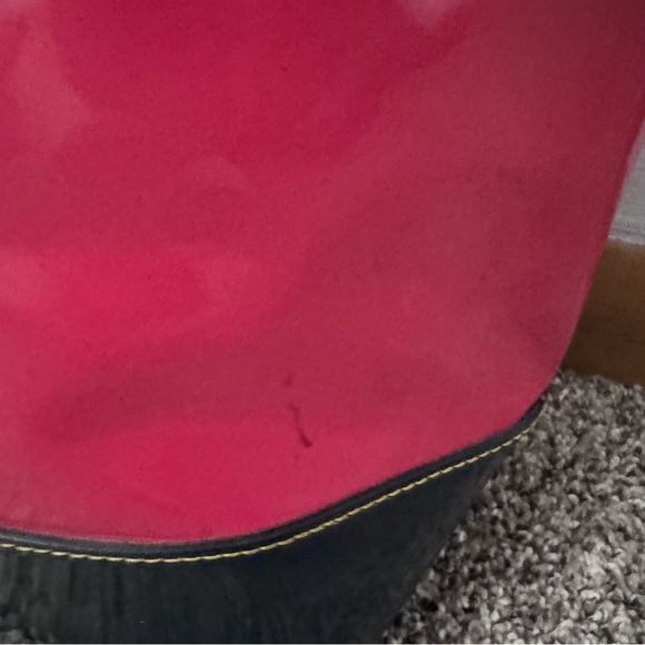 Dooney & Bourke pink and navy blue patent leather tote Medium Size - Picture 11 of 14